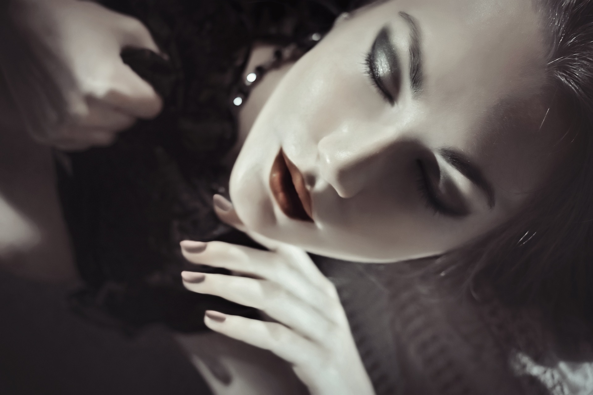model-1210198_1920